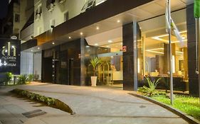 Hotel Açores Premium- 5 minutos do Moinhos de Vento